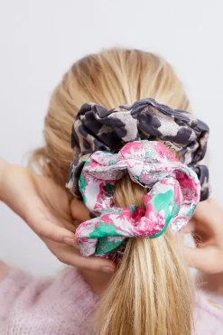 New GANNI 3D Leopard Jacquard Scrunchie Big Leopard Almond Milk